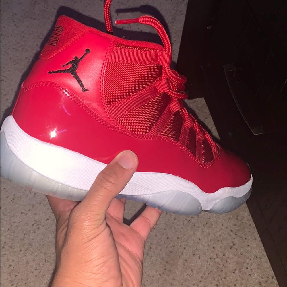 Jordan 11 Win like 96, size 11.5